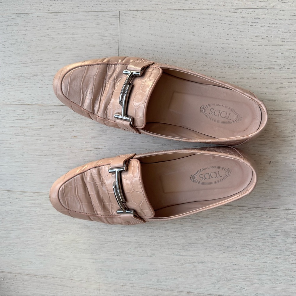 Tod's Women's Pink Loafers